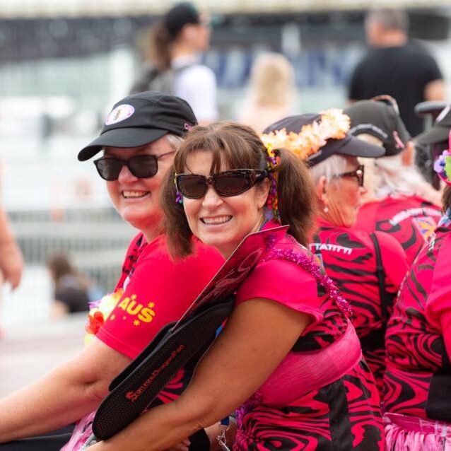 dragon-boat-paddling-for-breast-cancer-survivors