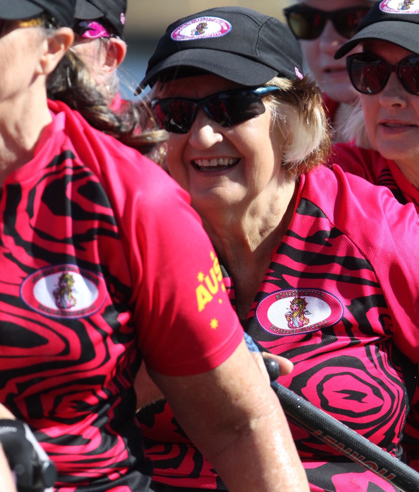 dragon-boat-racing-exercise-for-breast-cancer-patients_social_paddling_to_get_fit_after_breast_cancer